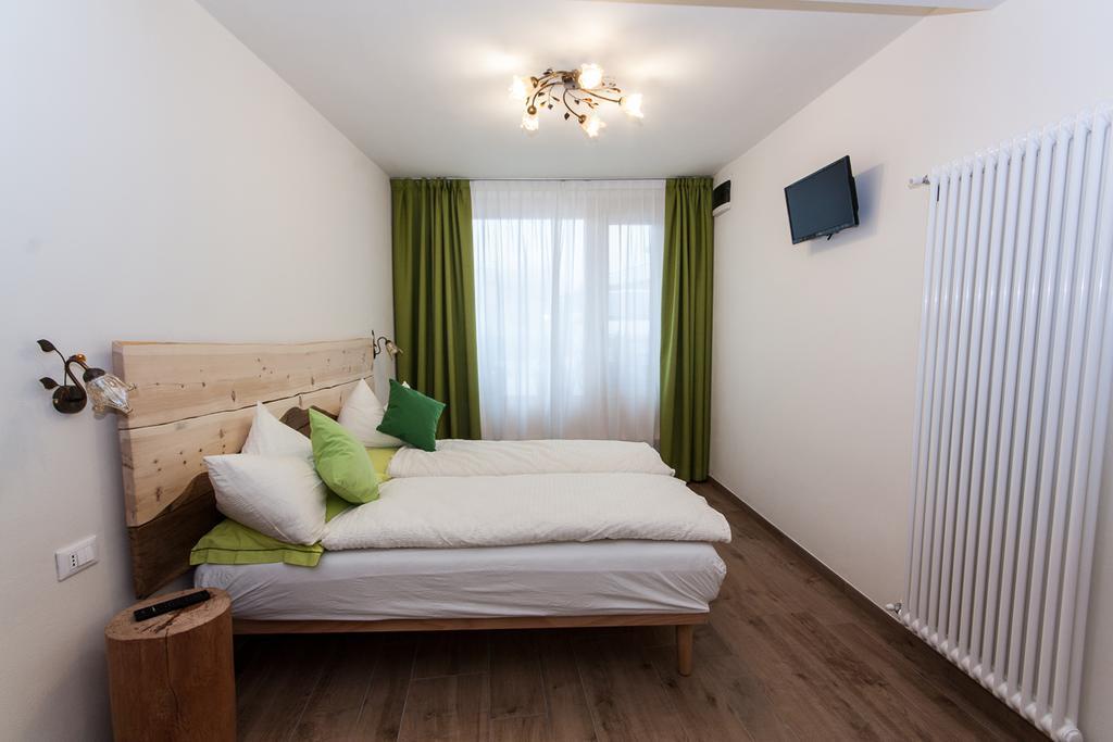 B&B Incanto Cles Habitación foto